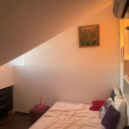 Beautiful, Hyper-center Apartment *